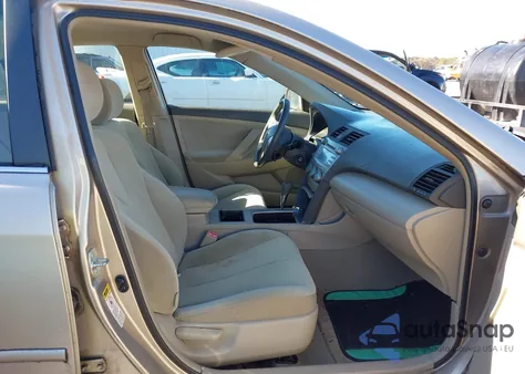 2007 Toyota Camry Le V6 z USA, uszkodzony, nr VIN 4T1BK46K77U544562